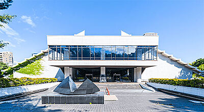 北海道立近代美術館 約700m(徒歩9分)