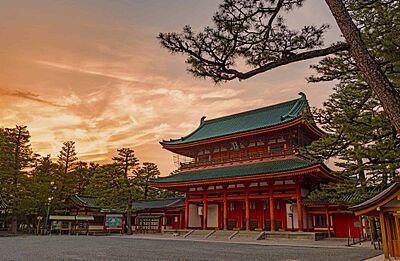 平安神宮 約860m(徒歩11分)