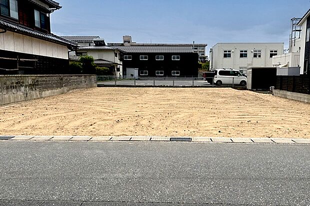現地