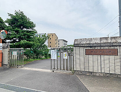 津市立久居東中学校 約1700m