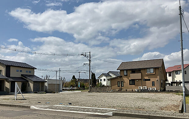 【B号地 外観】住宅地は静かで落ち着いた環境にあり、子育て世帯にも嬉しいエリアです。 日当たりが良く、ゆったりとし