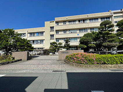 出水中学校 約1040m