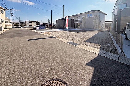 5号地 前面道路含む現地写真