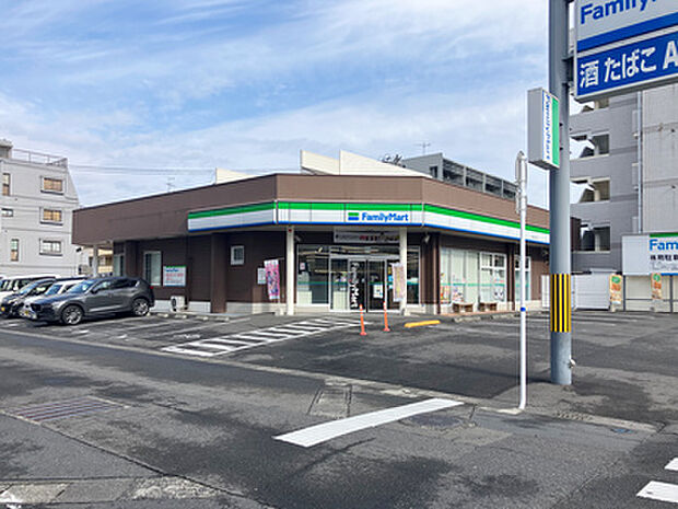 ファミリーマート下荒田四丁目店