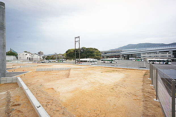 【20号地 現地写真】212m2(64坪)超の広い敷地です。 前面道路はクルドサックとなっているので車の通り抜けがありませ