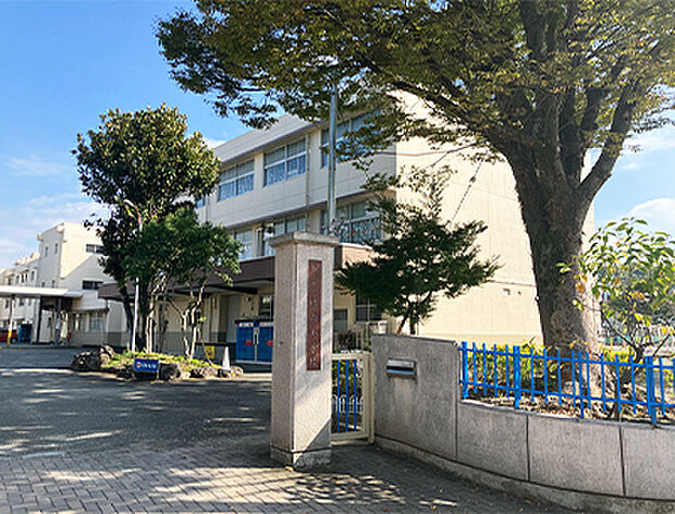 横内小学校