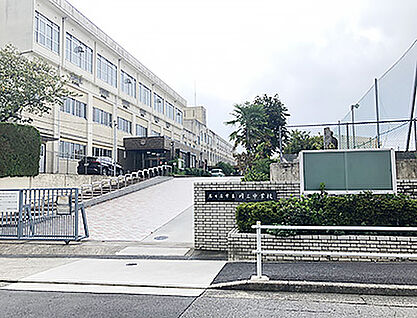 名古屋市立円上中学校 約200m