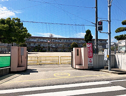 大村市立西大村小学校 約2100m