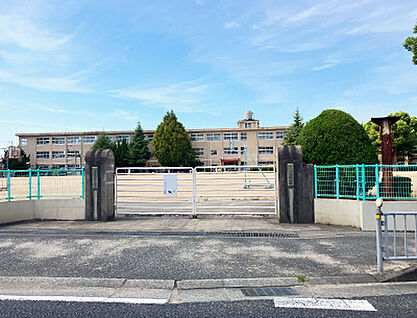 加古川市立平岡小学校 約870m