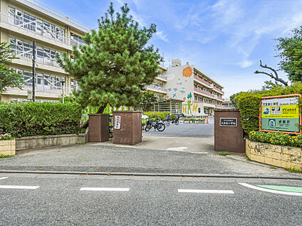 さいたま市立大宮東小学校 約160m