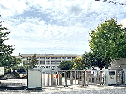 明石市立朝霧小学校 約270m