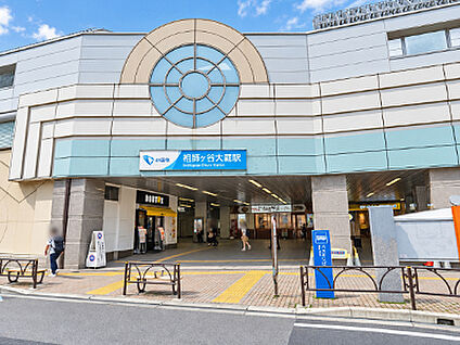 小田急電鉄小田急線「祖師ヶ谷大蔵」駅 約400m