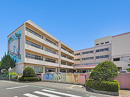 吉川市立中曽根小学校 約2190m