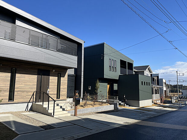 【創建のつくる【街並み】参考例】ただの建売ではない、「注文住宅クオリティ」の住宅を是非ご体感下さい!
※参考画像は「ルナつくば陣場クルムフィールド」の街並みとなります