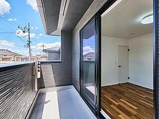 【京阪の家】小学校まで徒歩3分、郡津駅まで徒歩10分の立地。郡津 その他