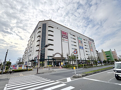 グンゼタウンセンターつかしん 850m