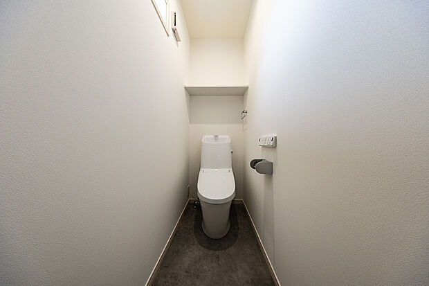 【5号地モデルハウス】1階、2階にそれぞれトイレを設けております。