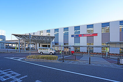 つくばエクスプレス「万博記念公園」駅 現地から2580m～2650m。(徒歩33分～34分。)