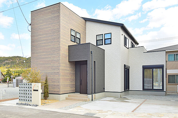 【5号地モデルハウス／外観】上質感のあるモダンな外観デザインです。