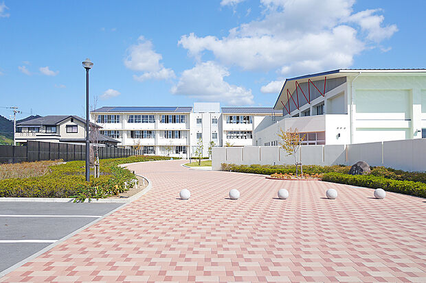 市立阿弥陀小学校(約890m)