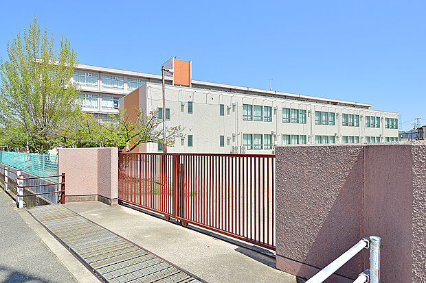 市立平岡東小学校(約1,010m)