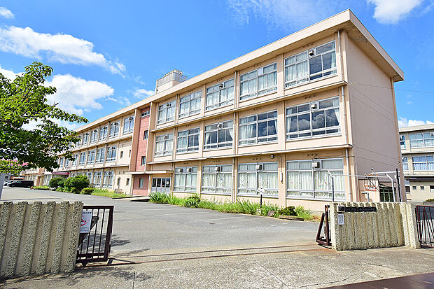 市立平岡南小学校(約920m)