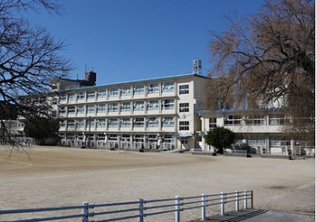 糸島市立「波多江」小学校(約1,250m)