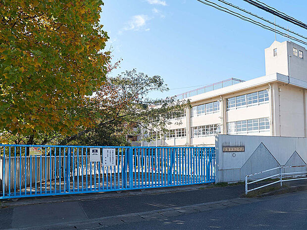 福岡市立「飯倉中央」小学校(約140m)