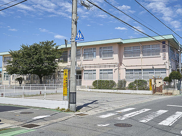 飯倉幼稚園(約290m)