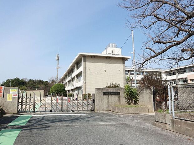 春日市立「春日南」小学校（約790m）