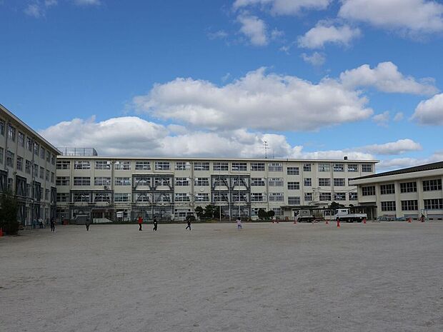 福岡市立「若宮」小学校(約820m)