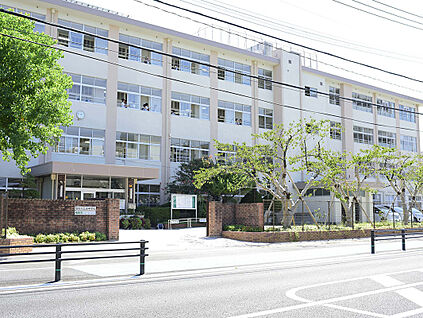 福岡市立「原」中学校 690m