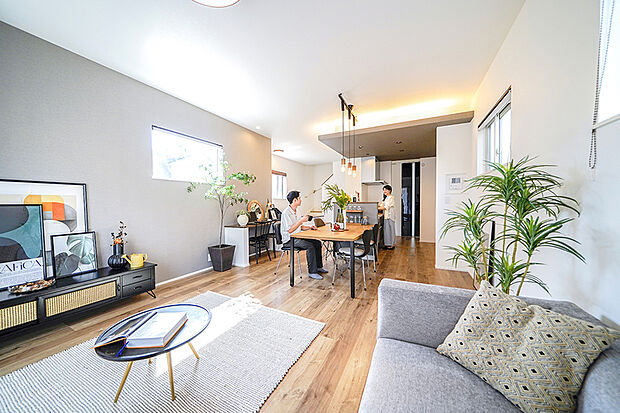 現地MODEL HOUSE 04