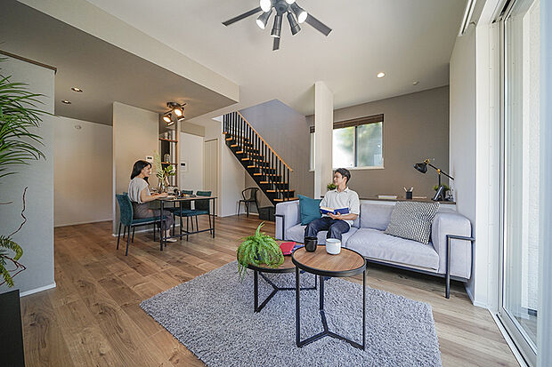 現地モデルハウス1号棟(内観)(販売中)