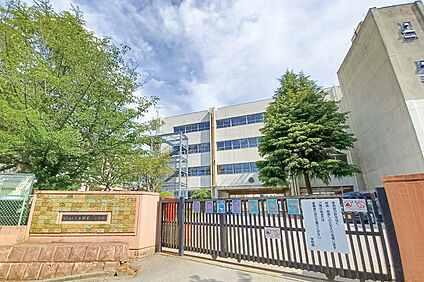 上本郷第二小学校（現地より徒歩5分） 約380m