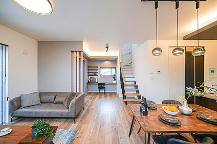 近隣MODEL HOUSE 公開中