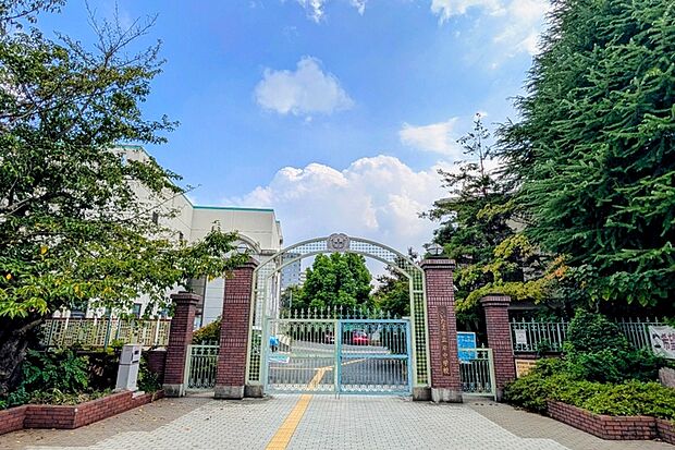 岸中学校(現地より徒歩13分)