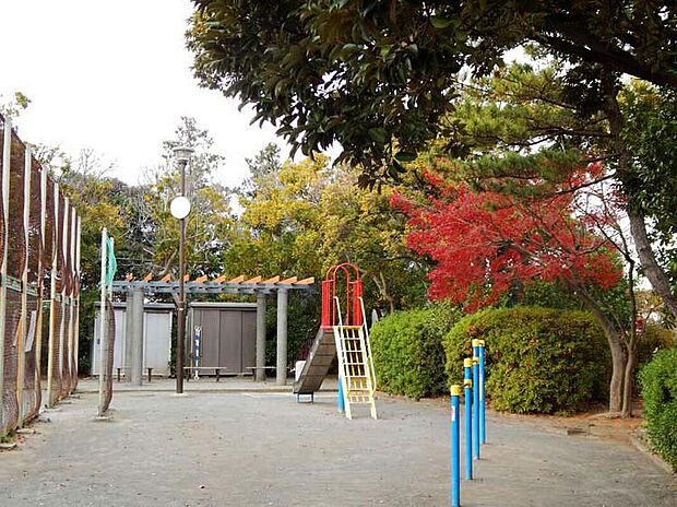 しらとり台第三公園(約260m)