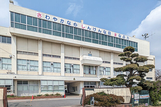 差間小学校（現地より徒歩6分）