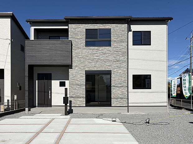 【2号棟 外観写真】
3LDKに加え、WIC、パントリー、ワークスペースまで揃った収納充実プランです!家族が増えても安心のゆとりある住まいを実現できます!