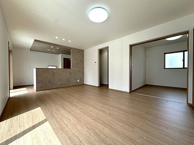 【1号棟　LDK】