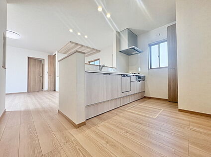 【5号棟 対面キッチン】