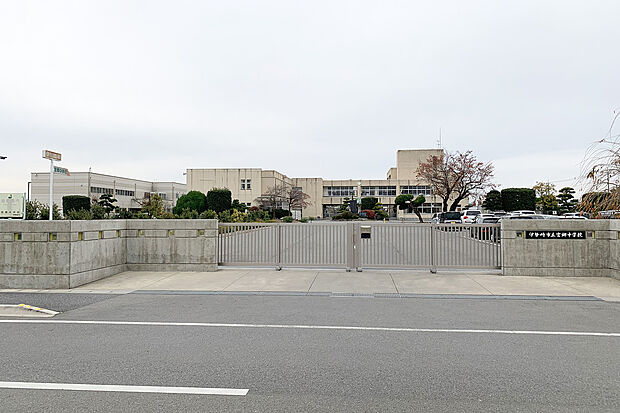 伊勢崎市立宮郷中学校(約1,800m)