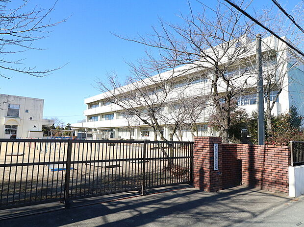 本庄市立北泉小学校（約2,400m）