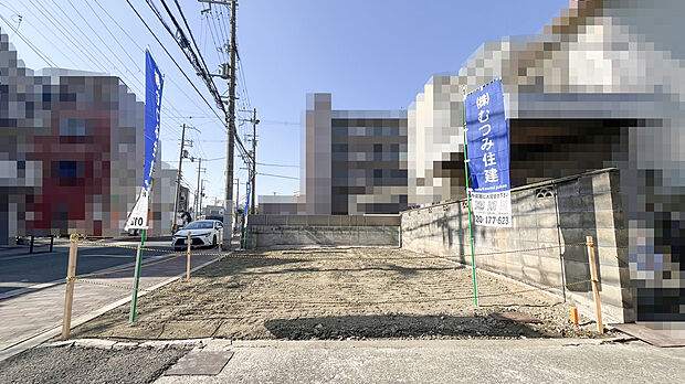 【【現地】】東側の幅員は約4.0m。南と東の2面採光を確保した、明るいLDKをプランニング♪自由設計対応なのでお客様のご要望を取り入れた住まいを建築可能です。