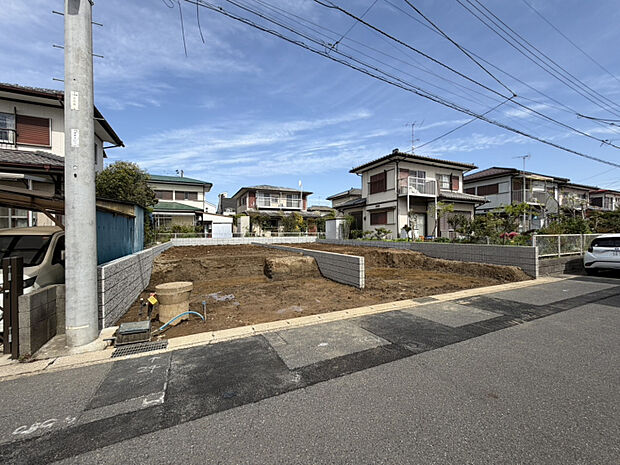 【2026/4/12　販売現地】　品質・性能にこだわったブルーミングガーデンの長期優良住宅。快適な暮らしが叶う間取り設計に、折上天井やアクセントクロスなど、空間にメリハリを演出するデザインも魅力です。