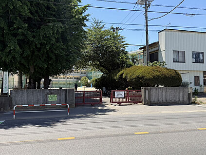 鎌ケ谷市立第二中学校 511m