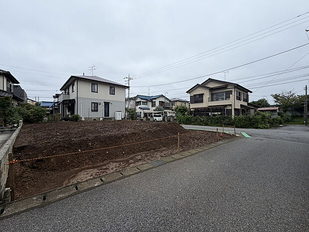 【【2026/9/26　販売現地】】敷地面積は広々58坪超♪お庭つきでお子様やペットと遊ぶのに大活躍です！