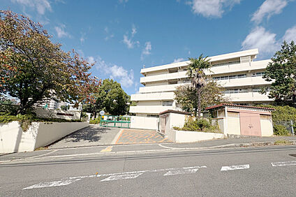 吹田市立山田東中学校 1400ｍ(徒歩18分)