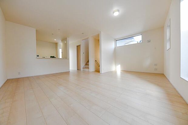 プライバシー性も高く陽当り良好な2階リビング